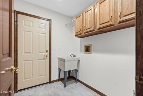 9 Newport Drive Clifton Park NY 12065