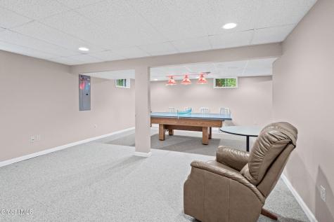 9 Newport Drive Clifton Park NY 12065