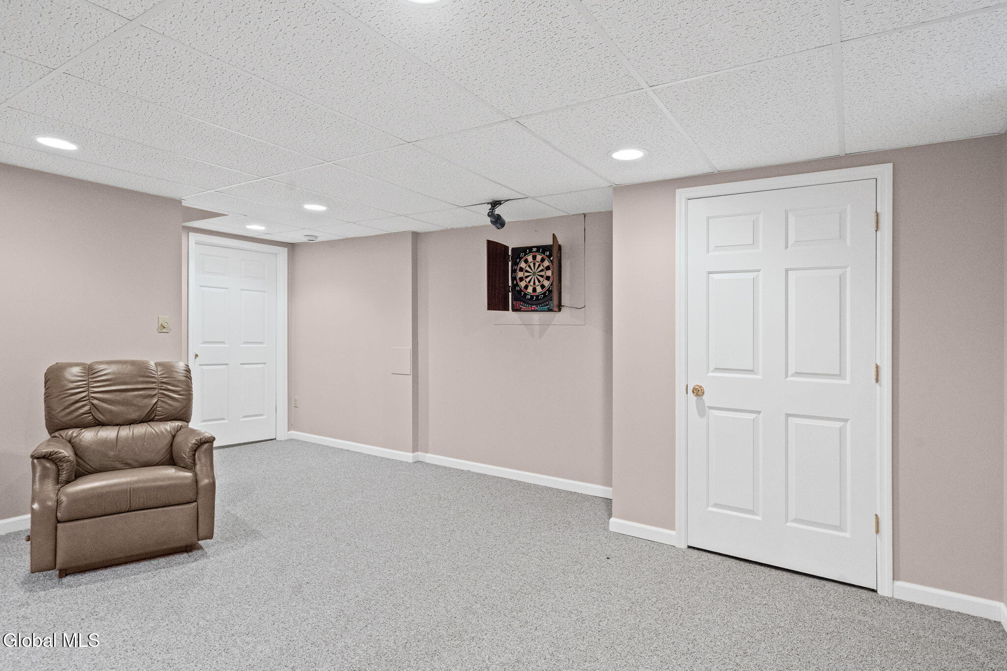 9 Newport Drive Clifton Park NY 12065