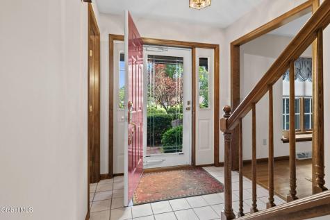 9 Newport Drive Clifton Park NY 12065