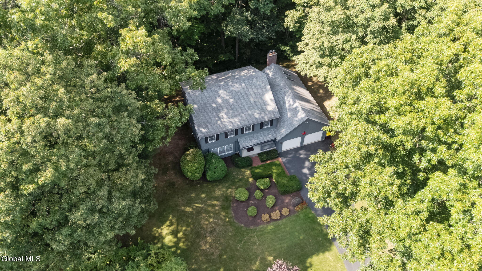9 Newport Drive Clifton Park NY 12065