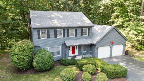 9 Newport Drive Clifton Park NY 12065