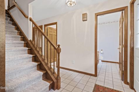 9 Newport Drive Clifton Park NY 12065