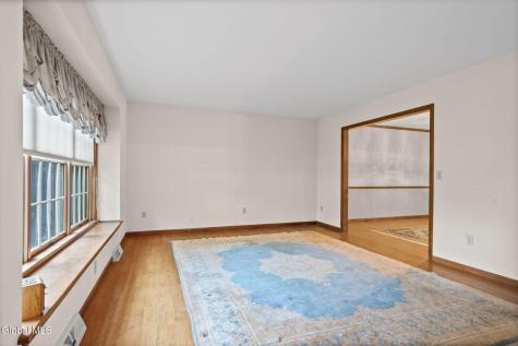9 Newport Drive Clifton Park NY 12065