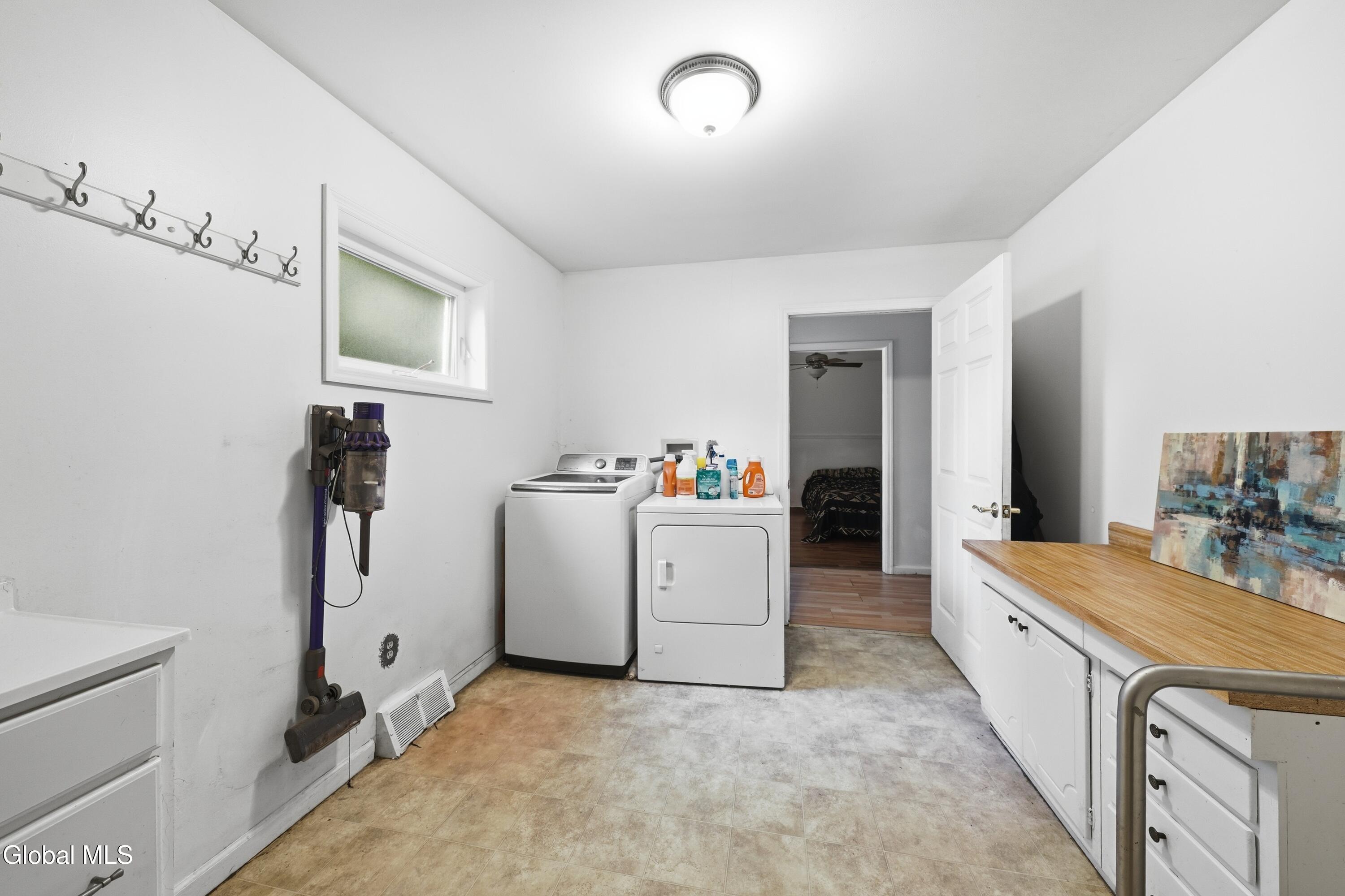 25 Chestnut Street Johnstown NY 12095