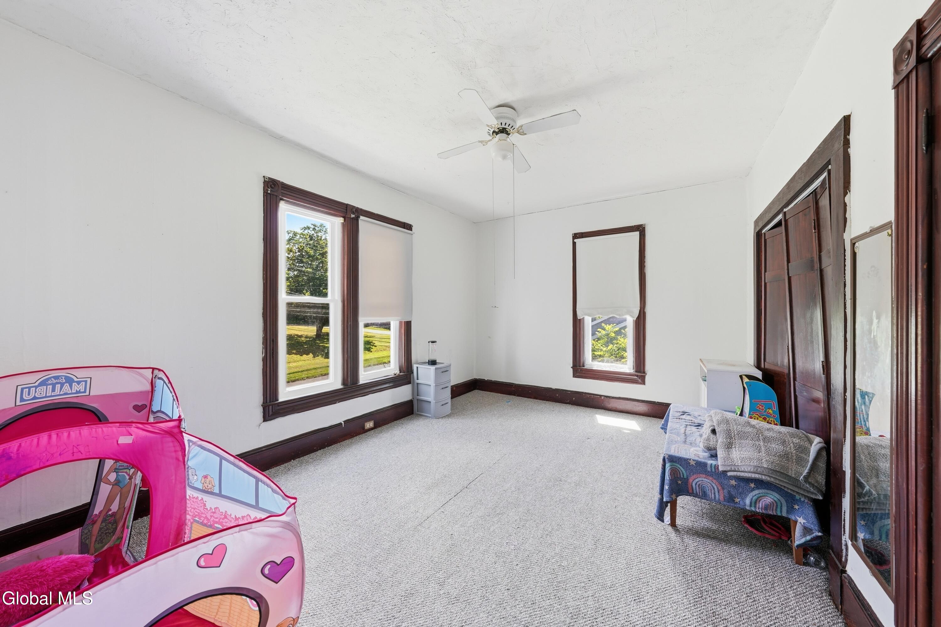 25 Chestnut Street Johnstown NY 12095