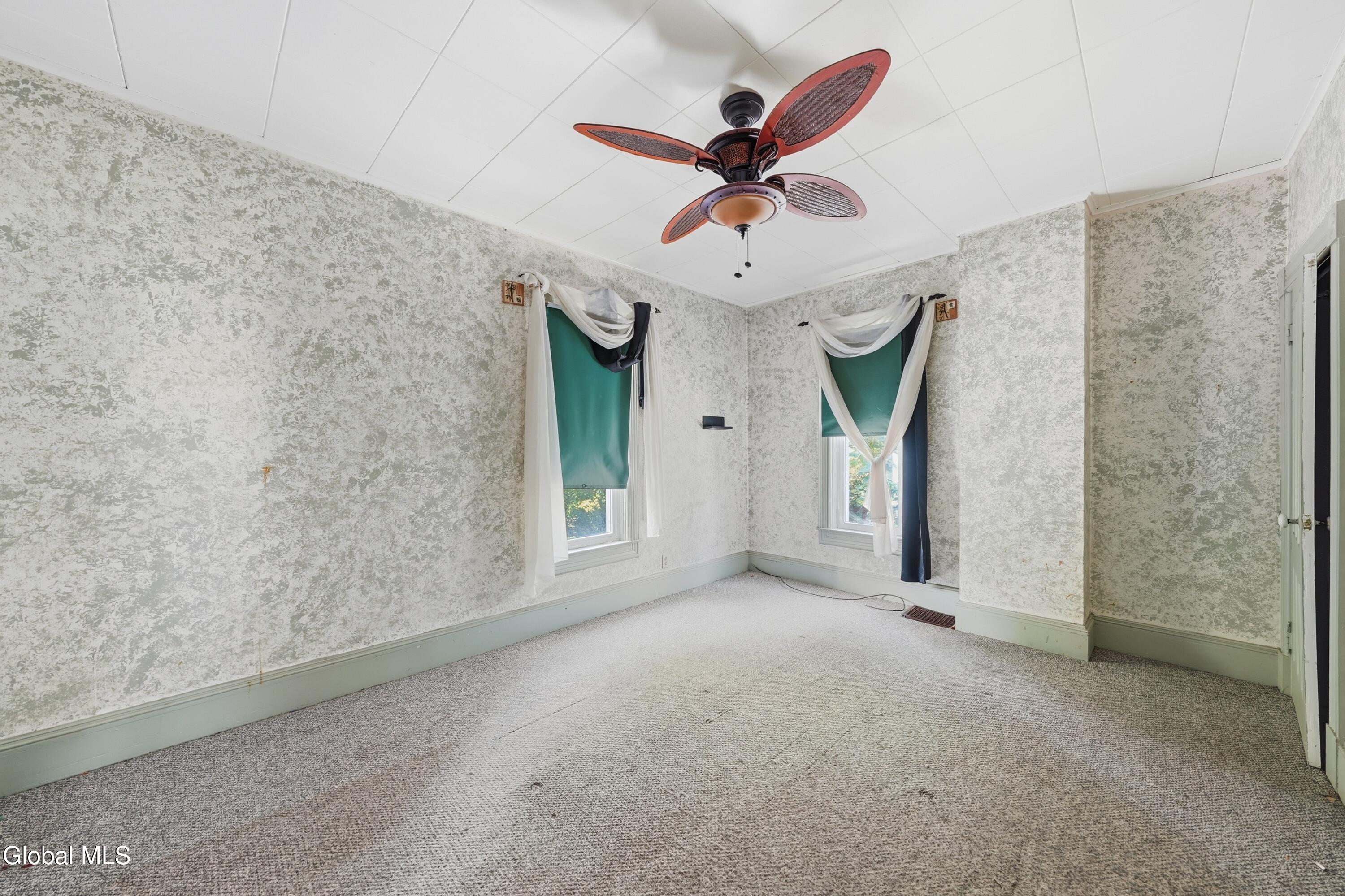 25 Chestnut Street Johnstown NY 12095