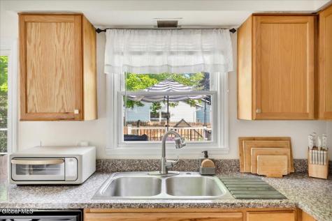 3 Michelle Lane Schenectady NY 12309