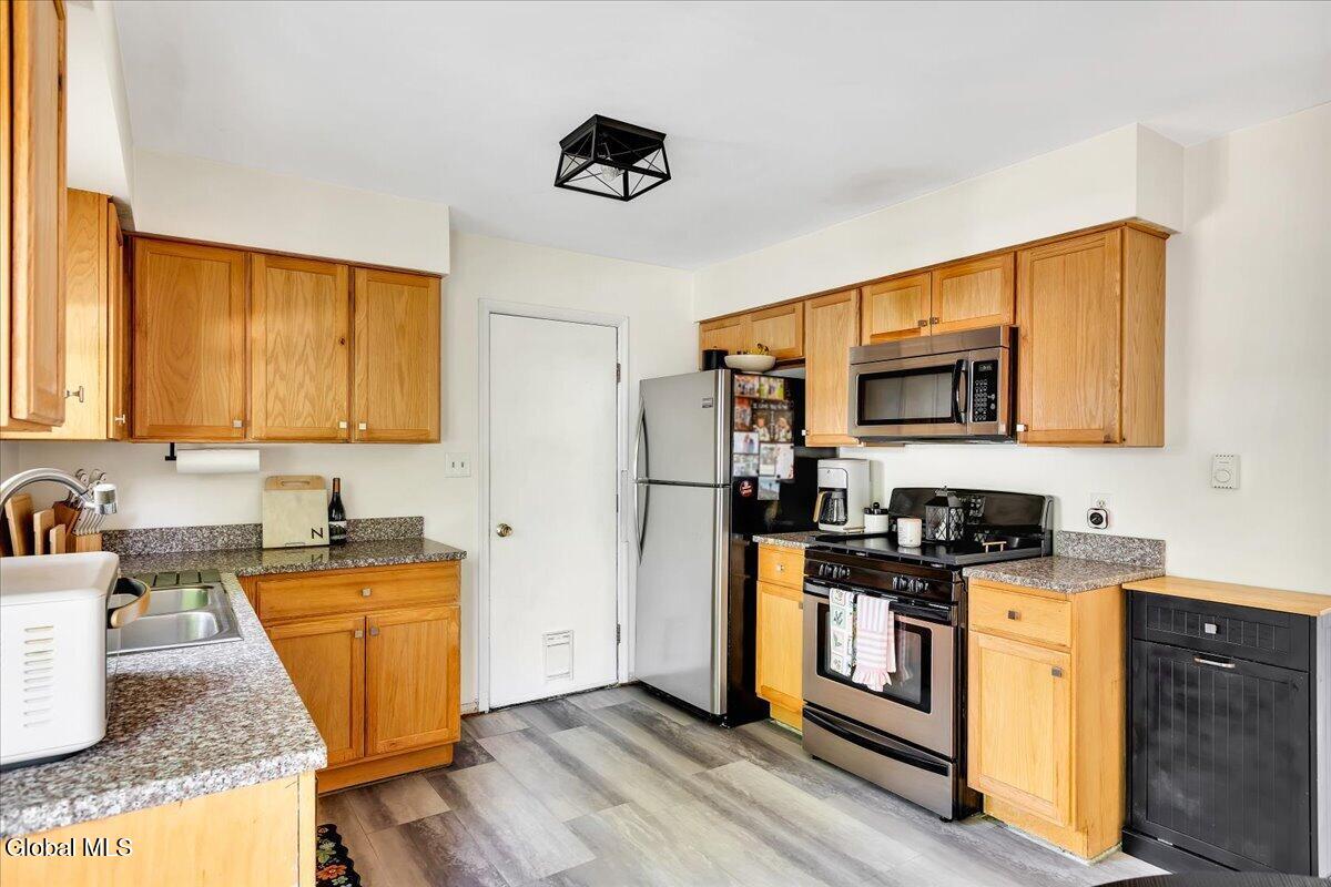 3 Michelle Lane Schenectady NY 12309