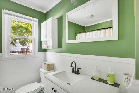 3 Michelle Lane Schenectady NY 12309