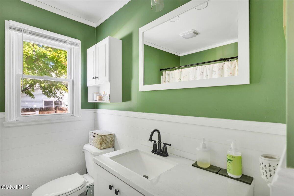 3 Michelle Lane Schenectady NY 12309