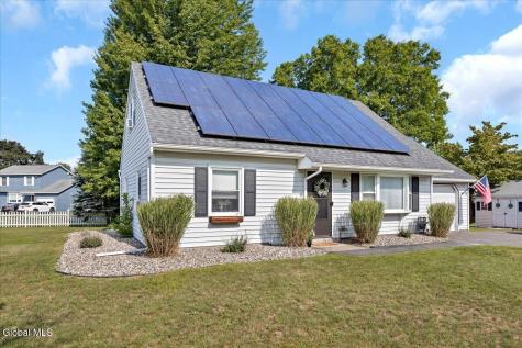 3 Michelle Lane Schenectady NY 12309