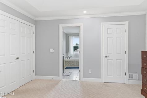 2 Haywood Lane Rensselaer NY 12144