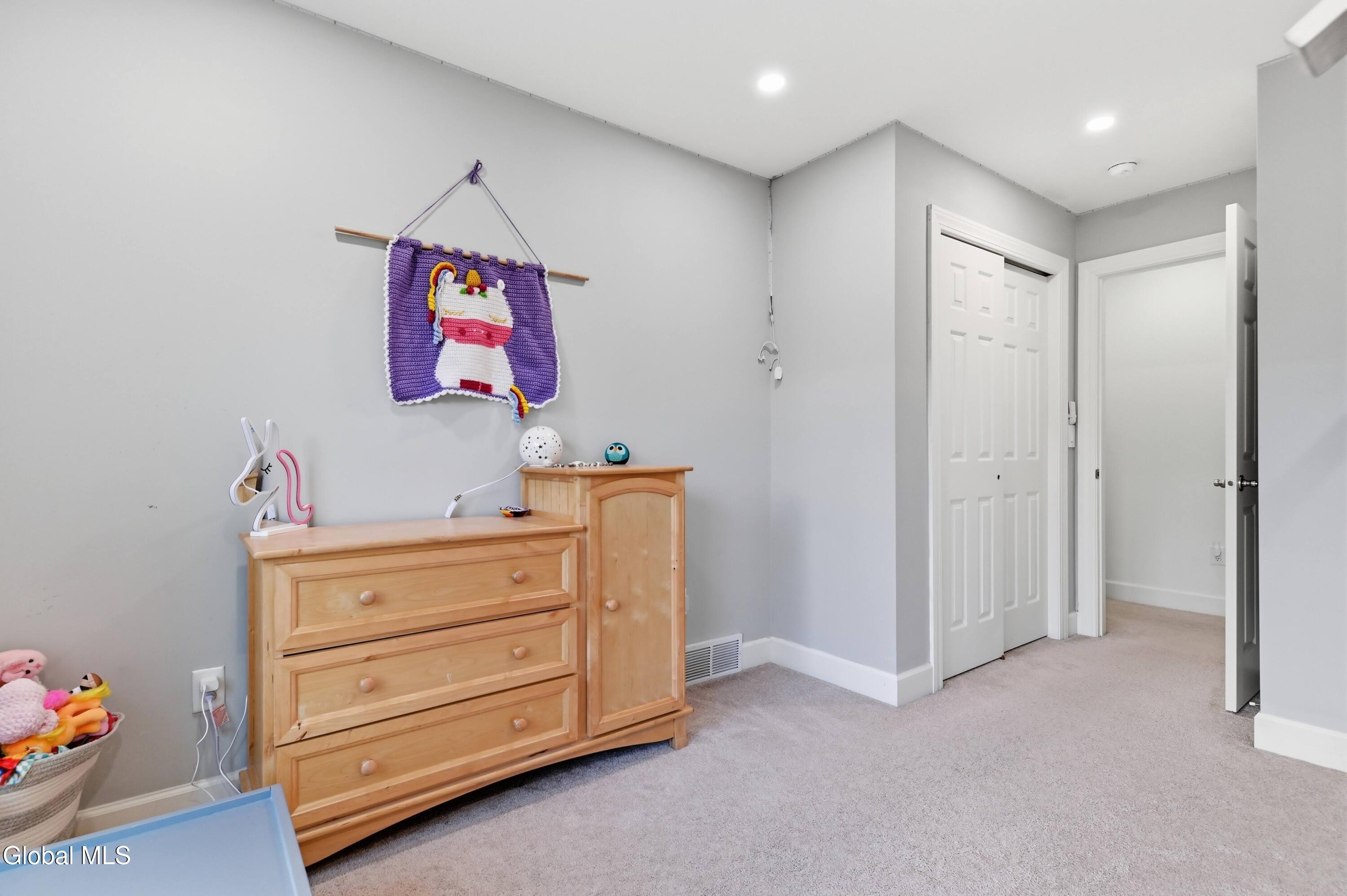 2 Haywood Lane Rensselaer NY 12144