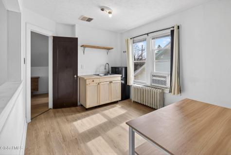 53 Fleetwood Avenue Albany NY 12208