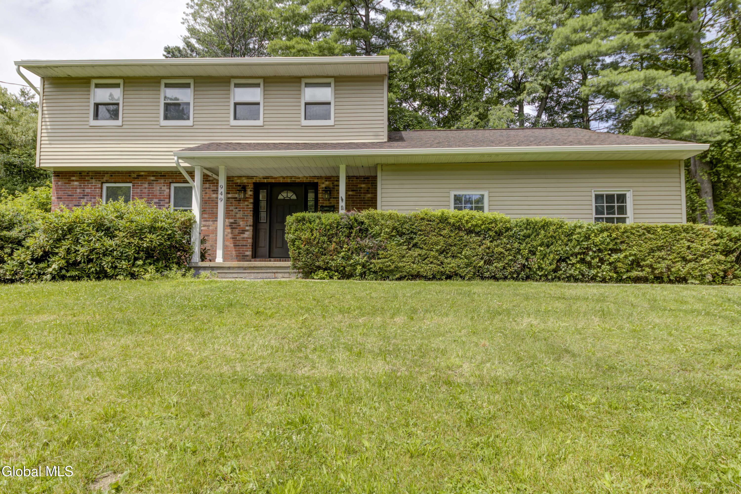 949 Morgan Avenue Niskayuna NY 12309