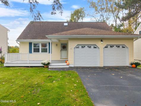 43 Par Circle Albany NY 12208