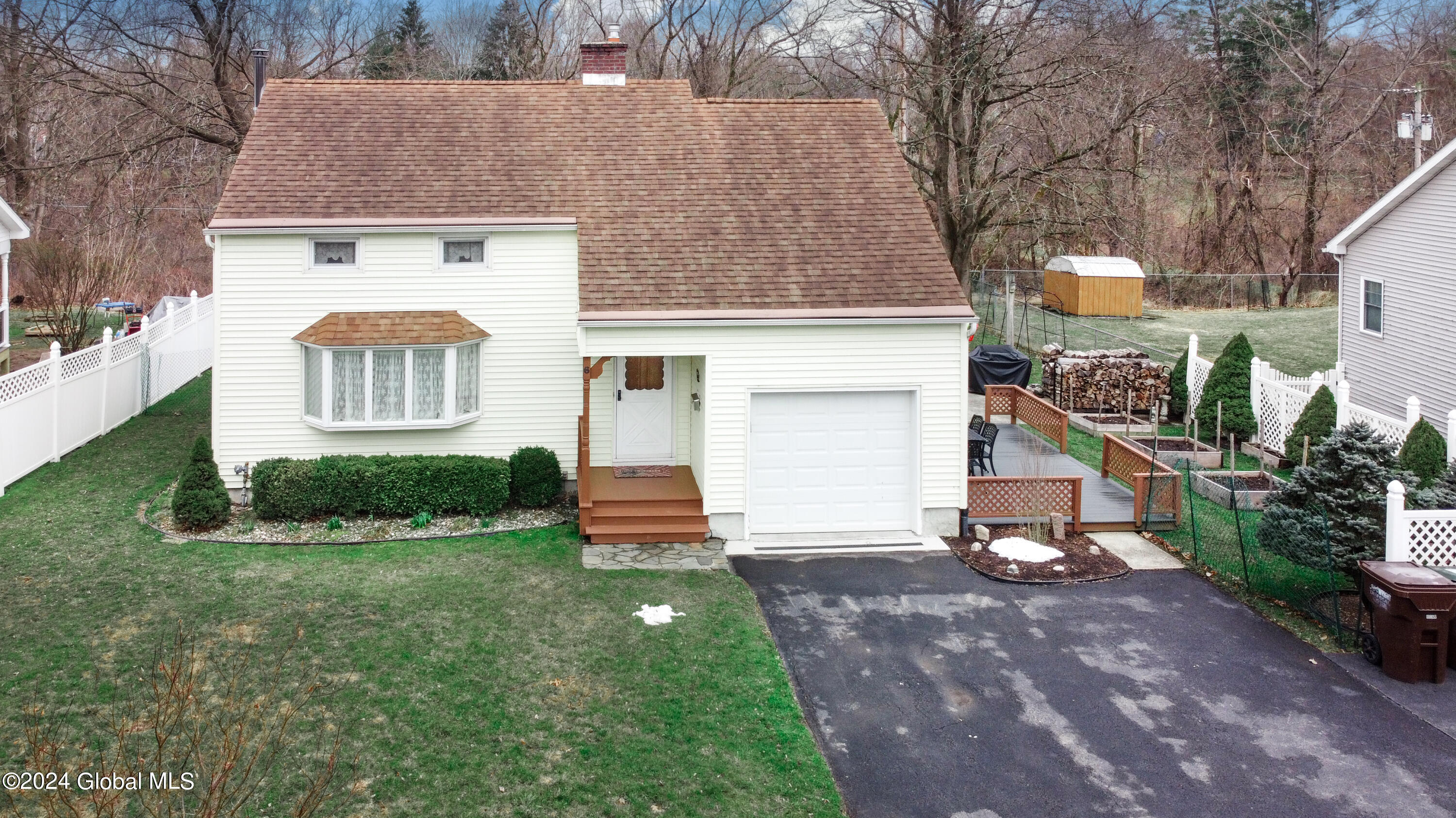6 Merrifield Place Delmar NY 12054