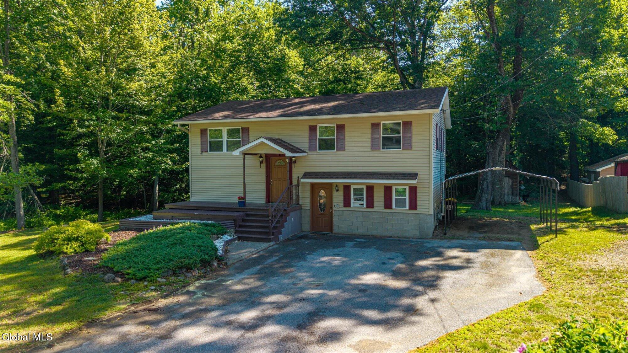 11 Greybirch Trail Milton NY 12020