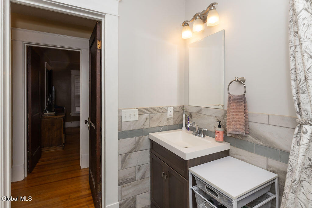 417 Cora Street Schenectady NY 12306