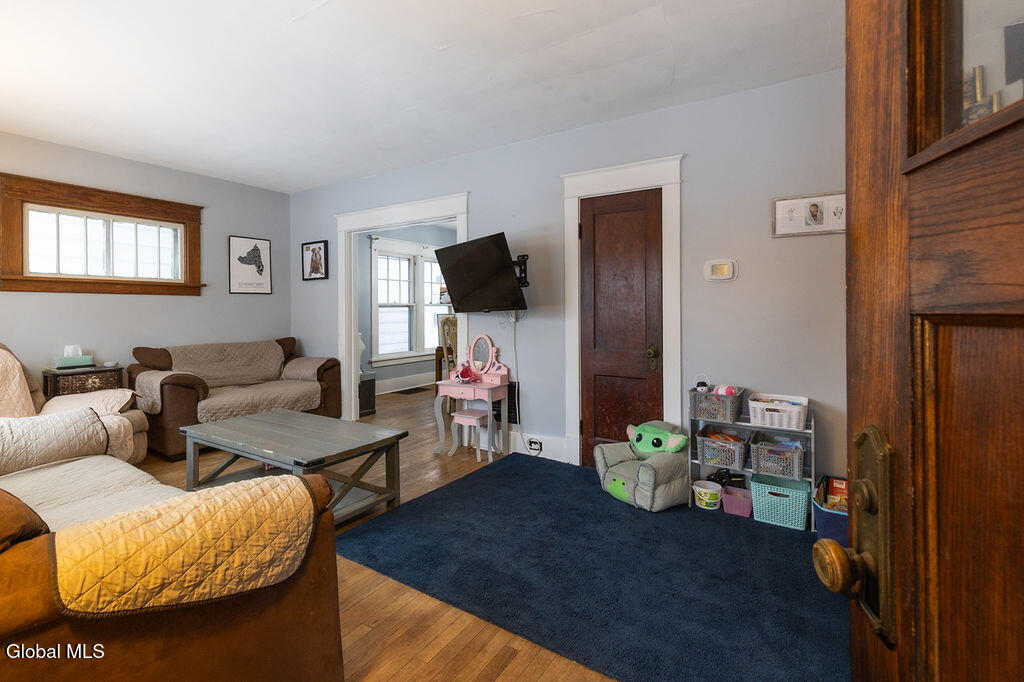417 Cora Street Schenectady NY 12306
