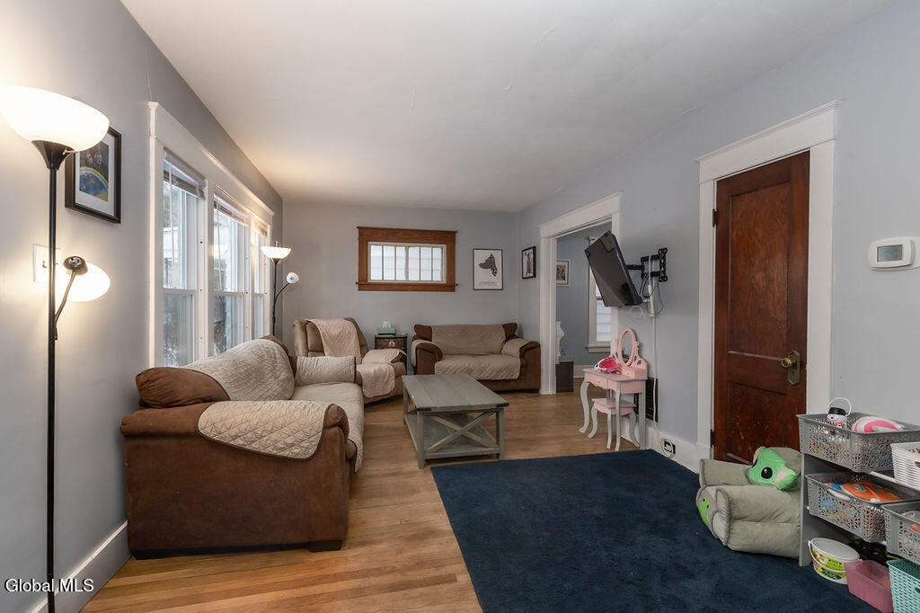 417 Cora Street Schenectady NY 12306