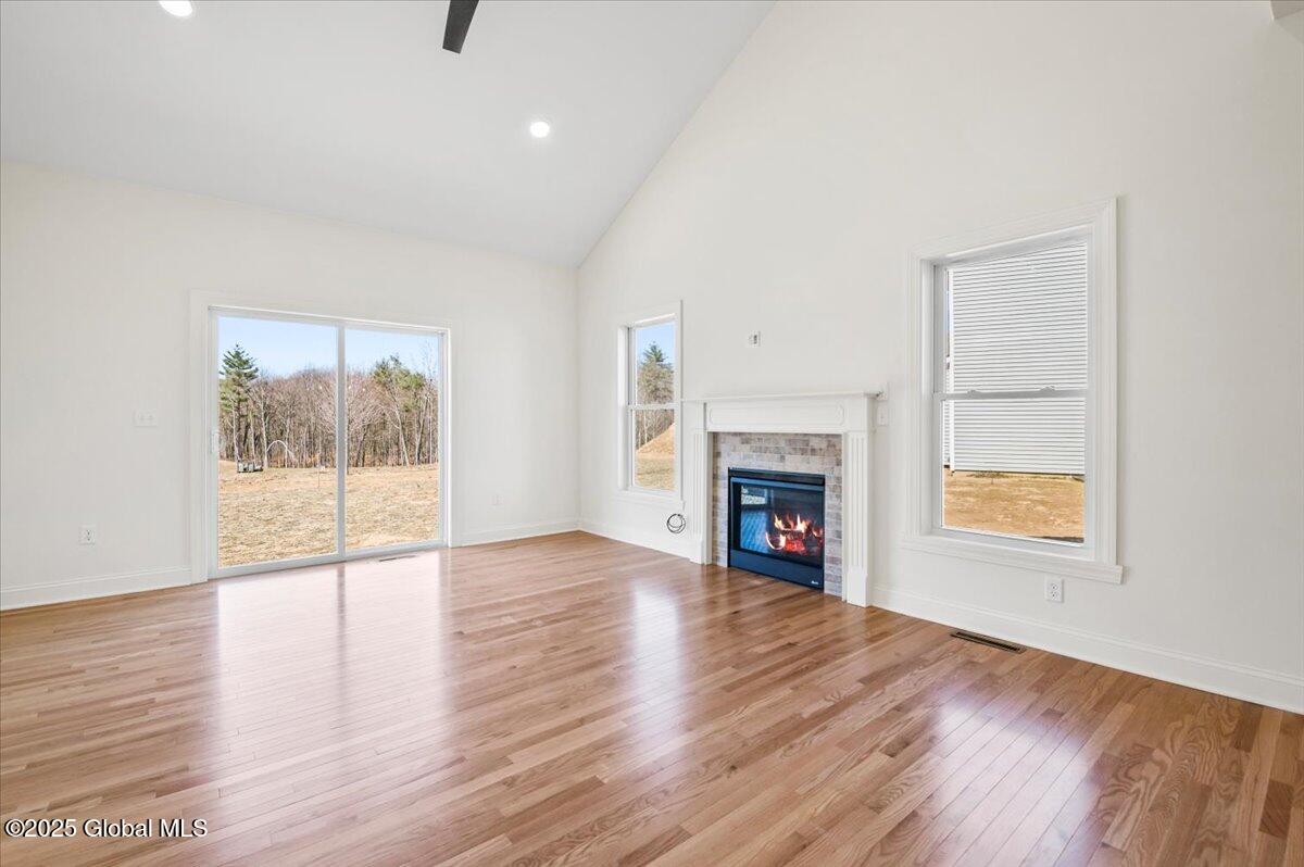 96 Lakepointe Way Saratoga Springs NY 12866
