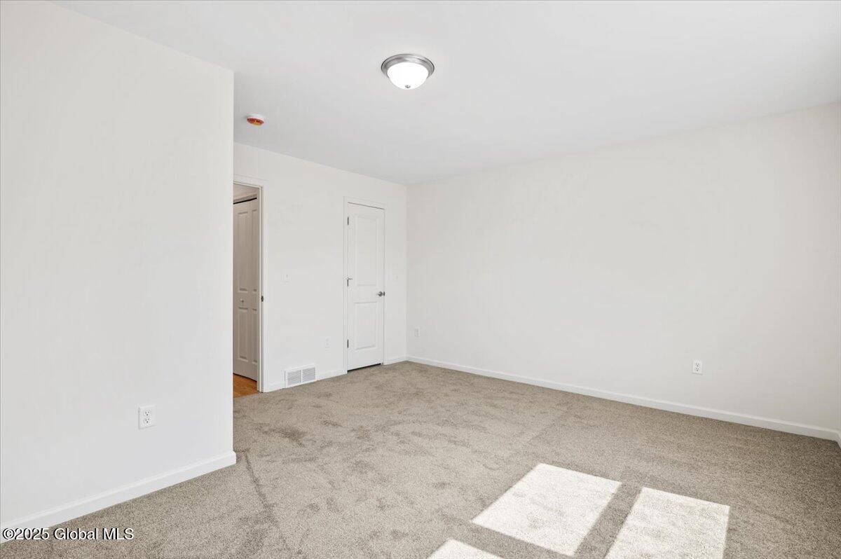 96 Lakepointe Way Saratoga Springs NY 12866