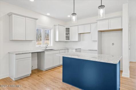 96 Lakepointe Way Saratoga Springs NY 12866