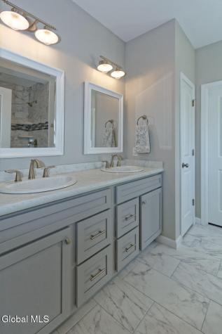 5 Dean Thomas Way Queensbury NY 12804