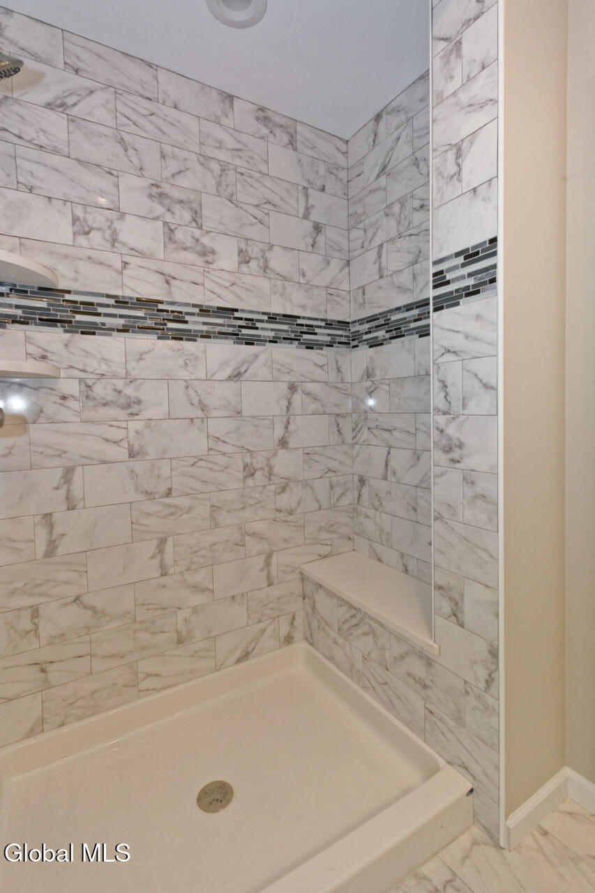 5 Dean Thomas Way Queensbury NY 12804