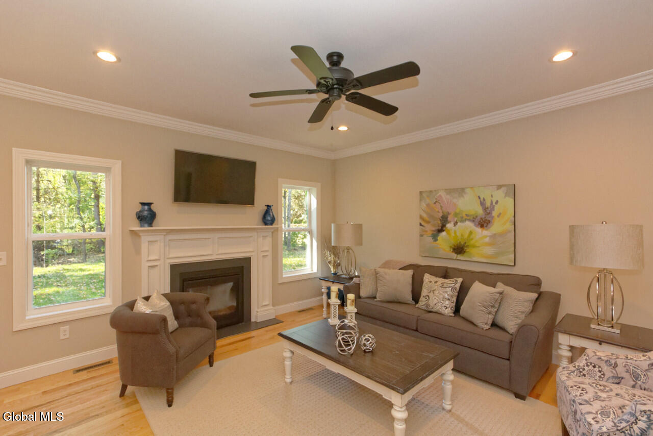 5 Dean Thomas Way Queensbury NY 12804
