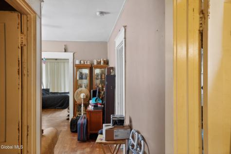 67 Pinewood Avenue Albany NY 12203