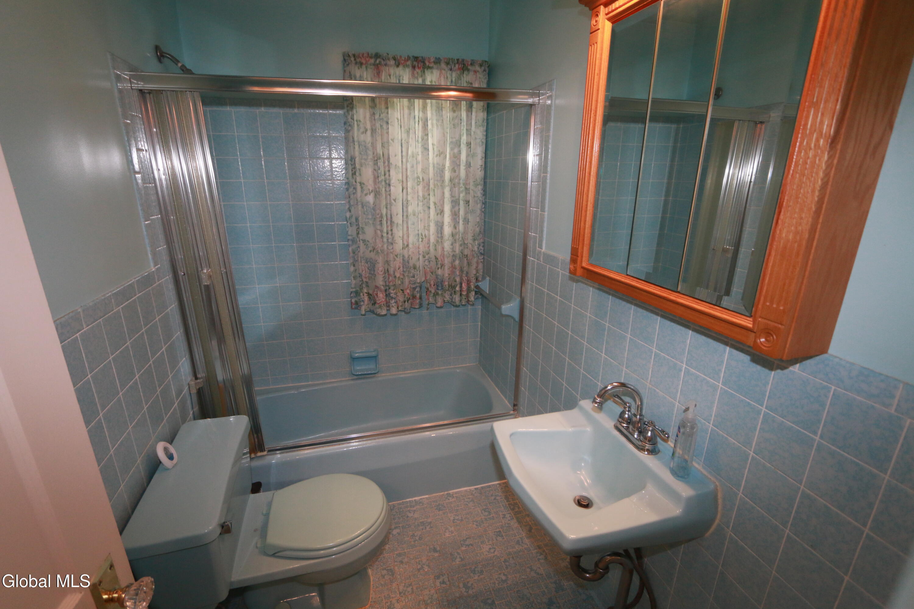 3329 Marie Street Schenectady NY 12304