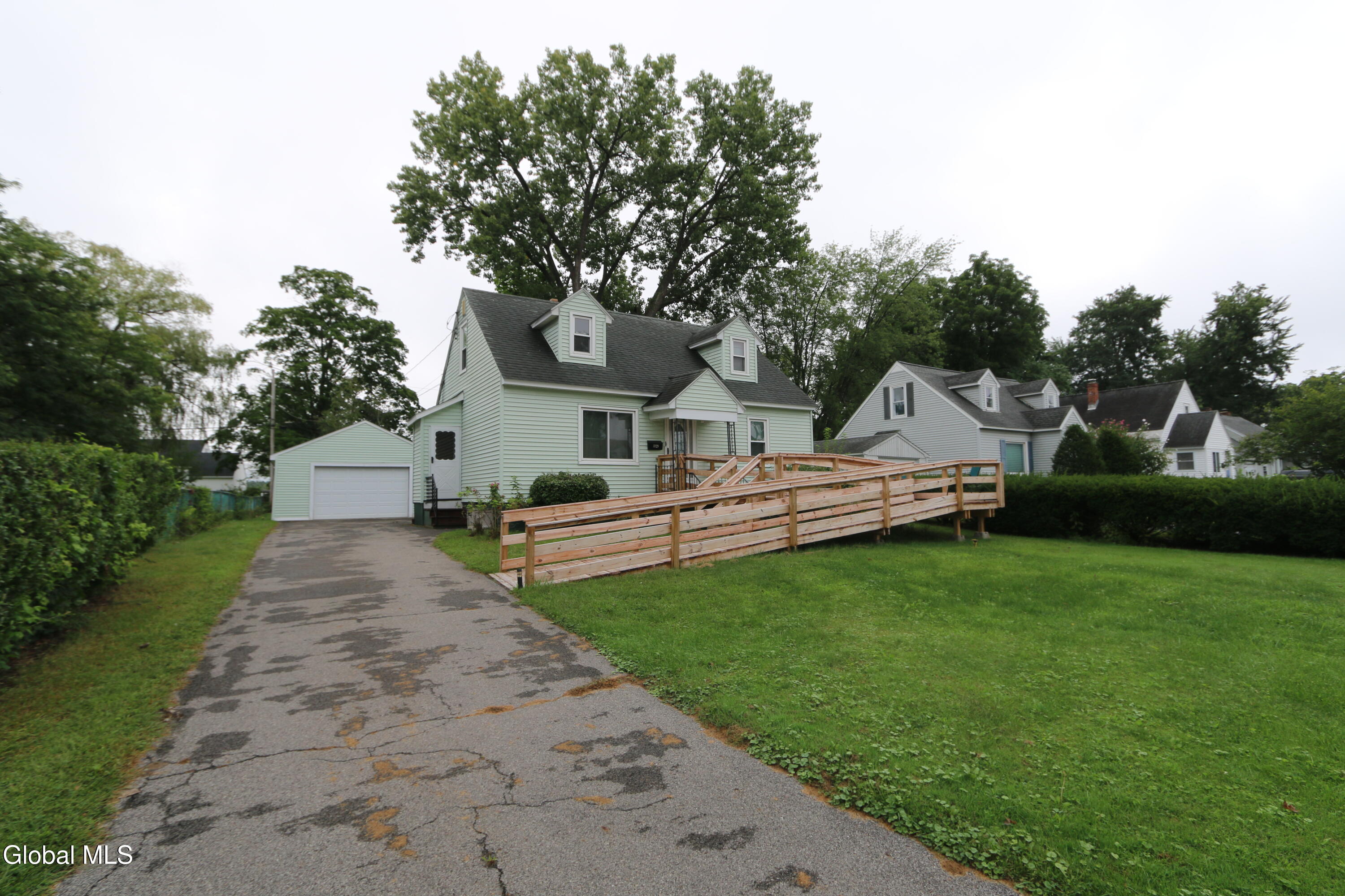 3329 Marie Street Schenectady NY 12304