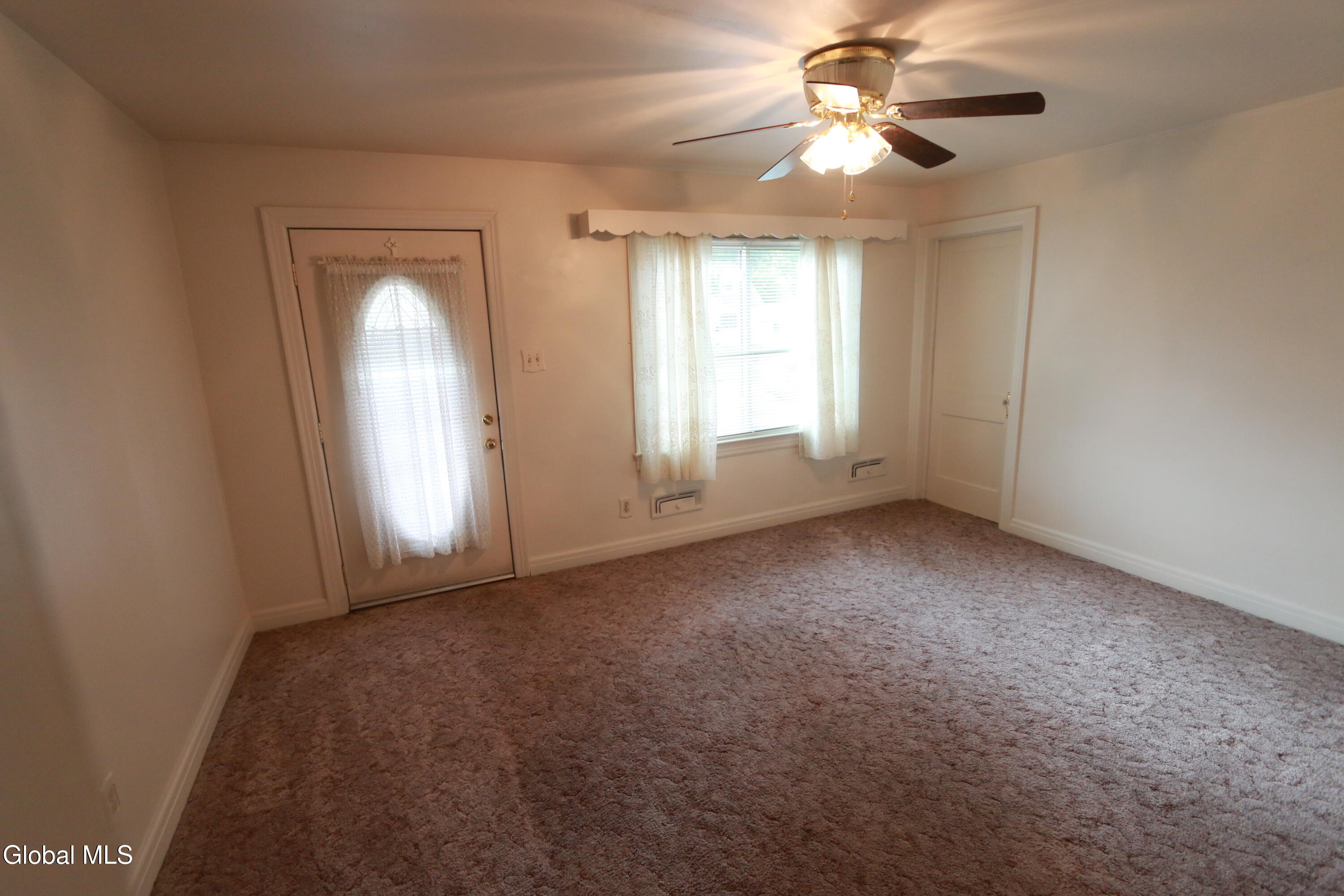 3329 Marie Street Schenectady NY 12304