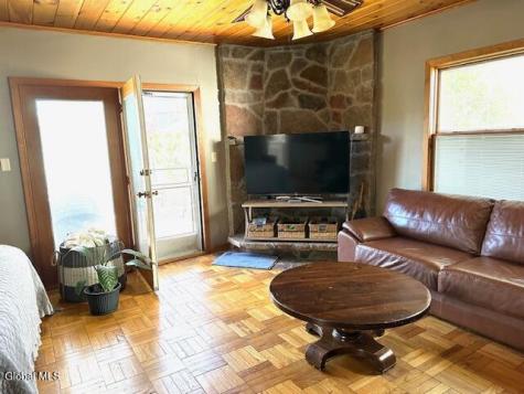843 Wright Avenue Schenectady NY 12309
