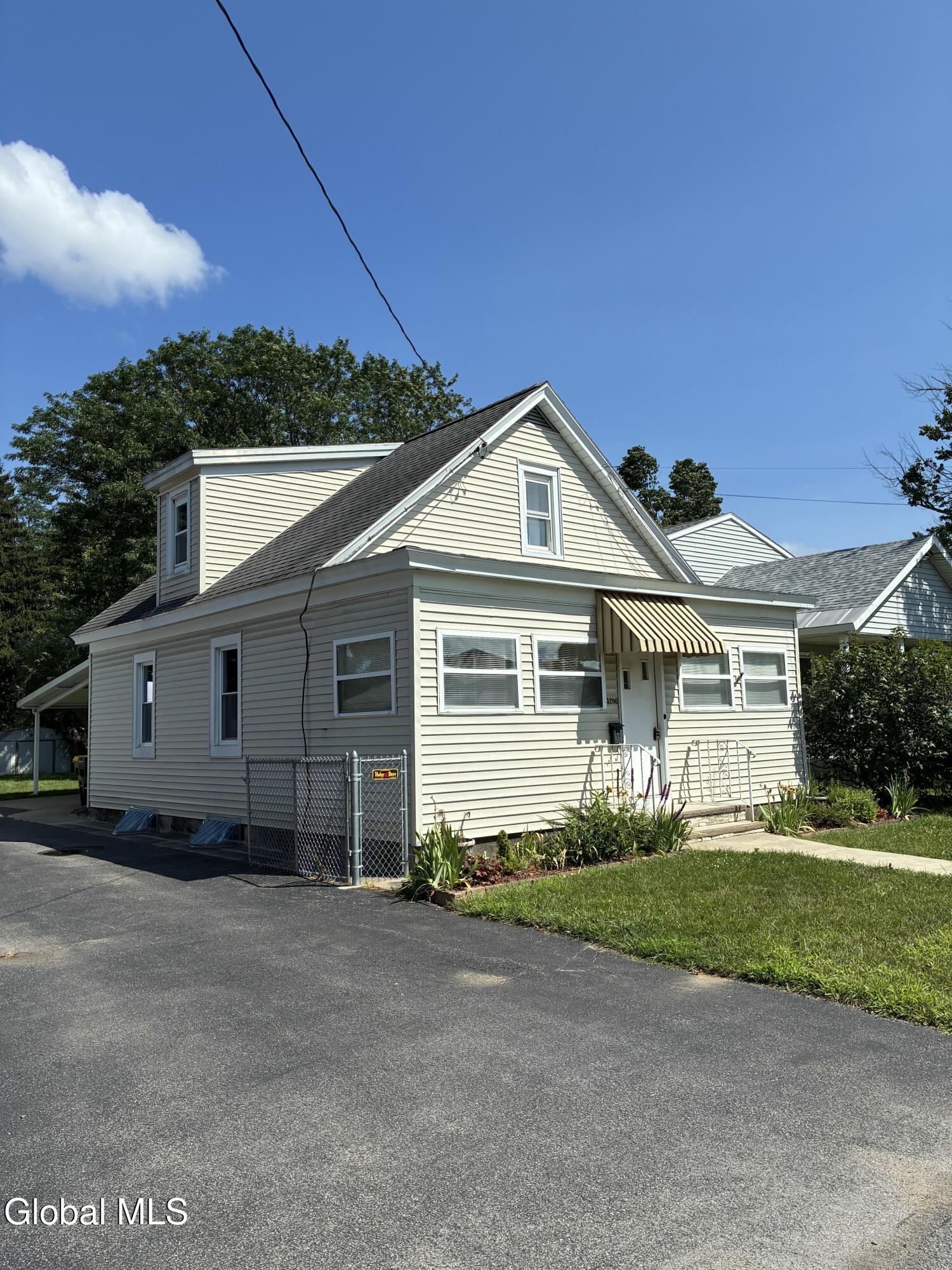 3206 Phillip Street Schenectady NY 12306