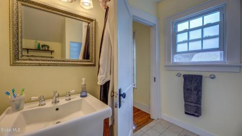 2176 Story Avenue Niskayuna NY 12309