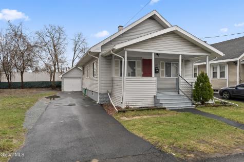 12 Arcadia Court Colonie NY 12205