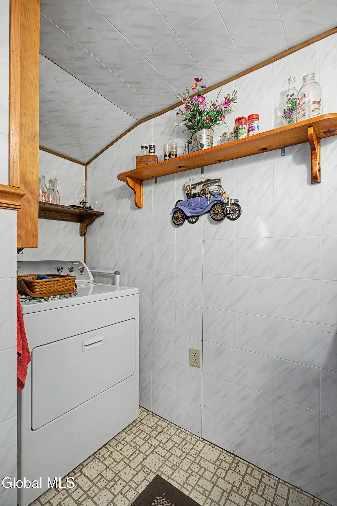 12 White Street Corinth NY 12822