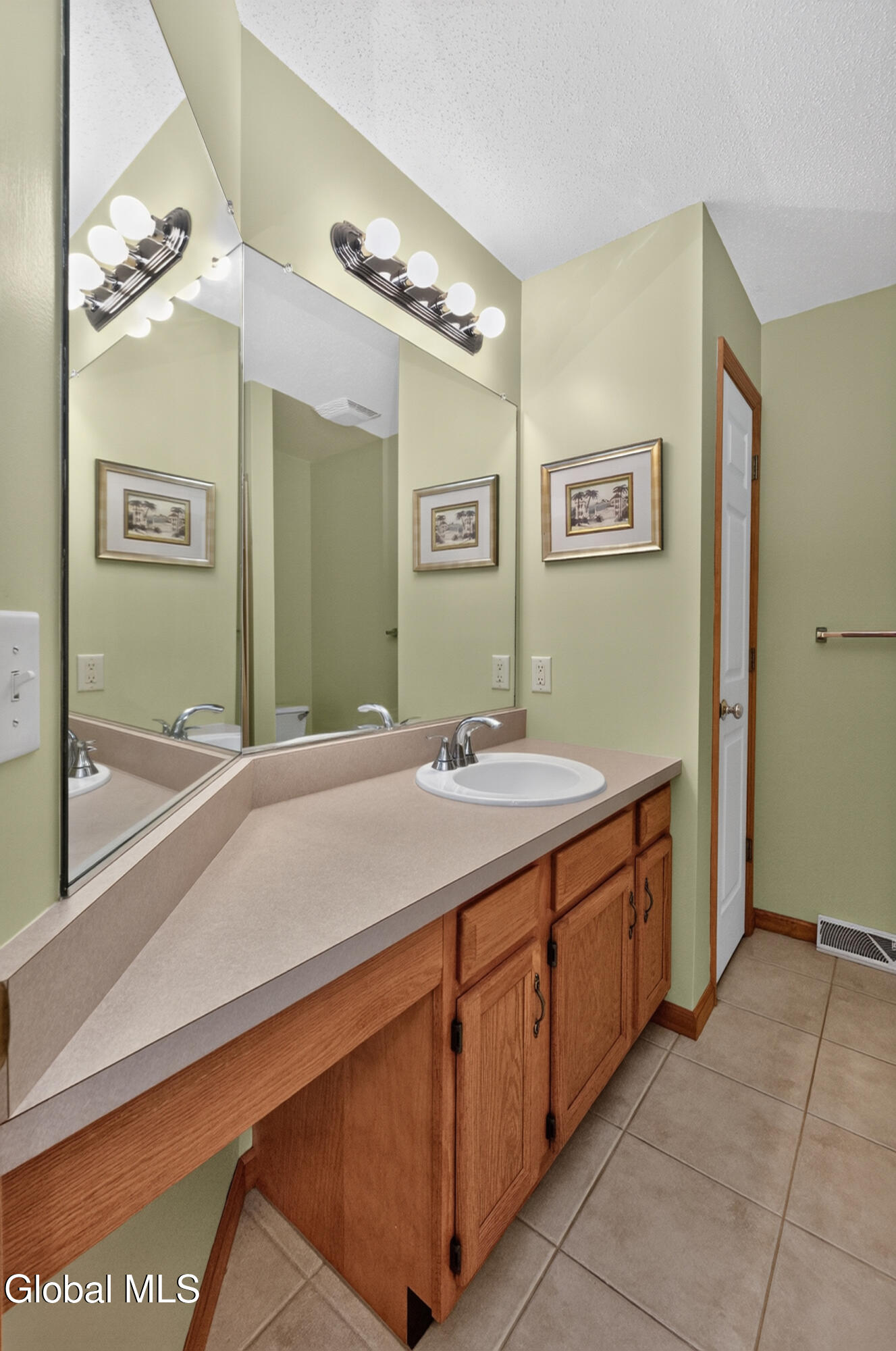 12 Danbury Court Clifton Park NY 12065