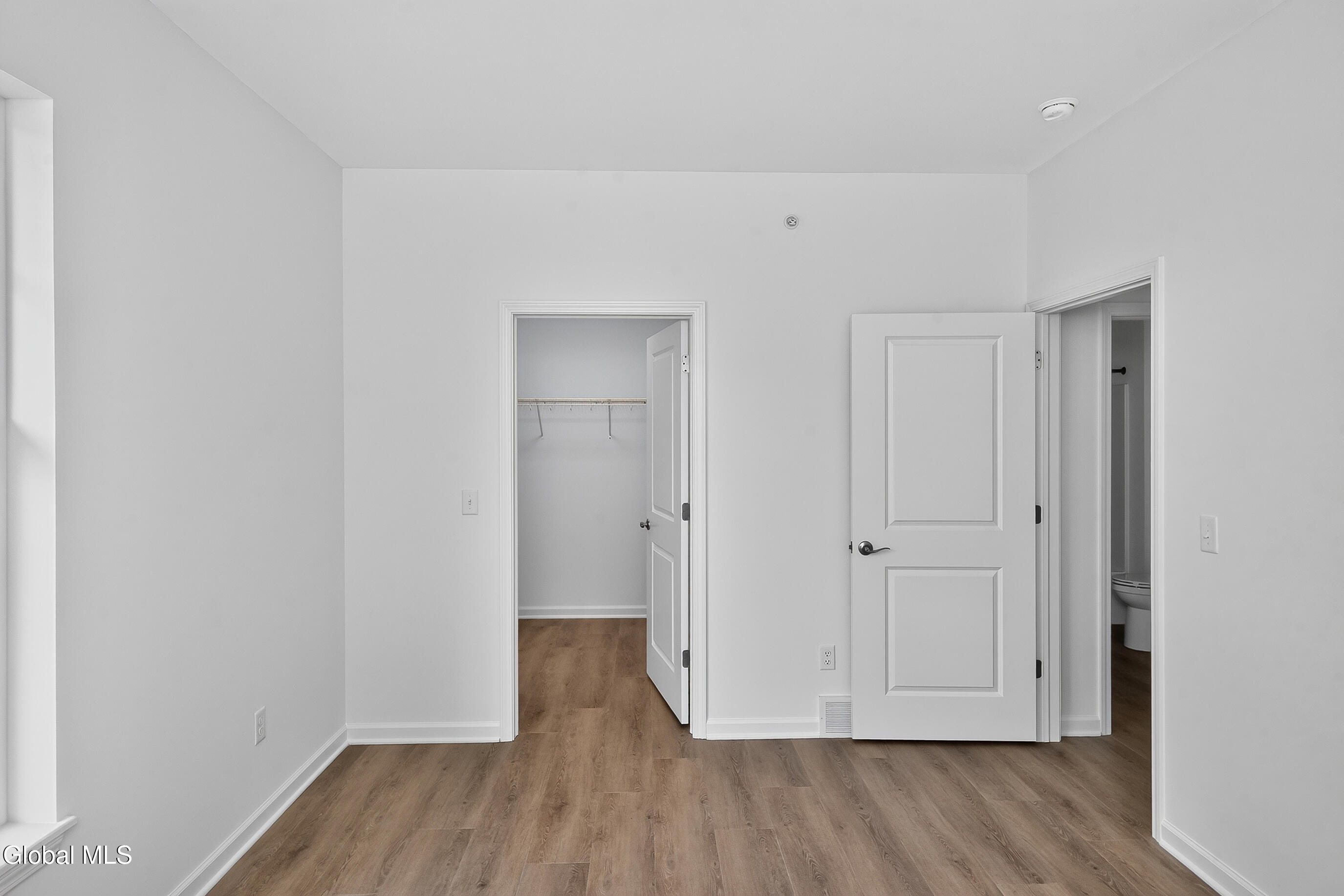 98 Whispering Pines Way Schenectady NY 12306