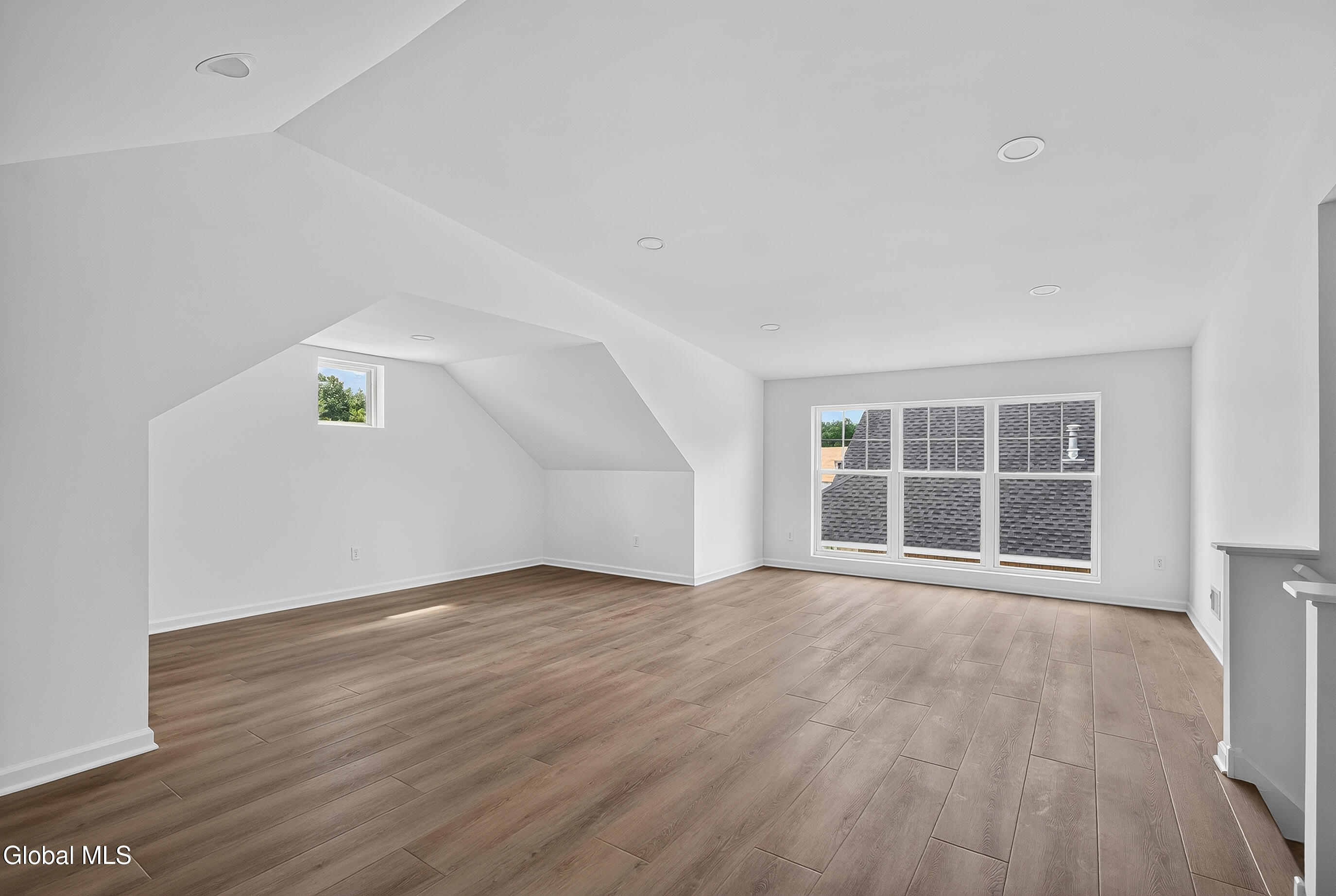 98 Whispering Pines Way Schenectady NY 12306