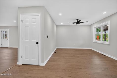 11 Mcdermott Road Mechanicville NY 12118