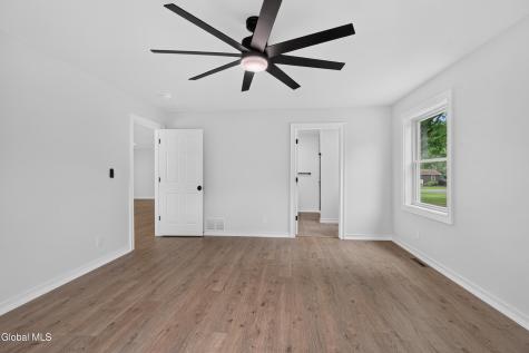 11 Mcdermott Road Mechanicville NY 12118