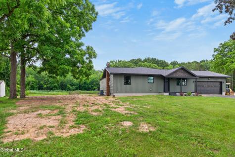 11 Mcdermott Road Mechanicville NY 12118