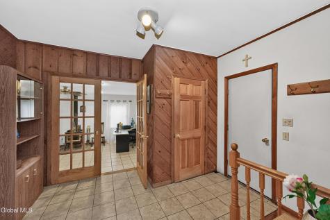 5 Crescent Lane Troy NY 12180