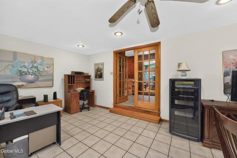 5 Crescent Lane Troy NY 12180