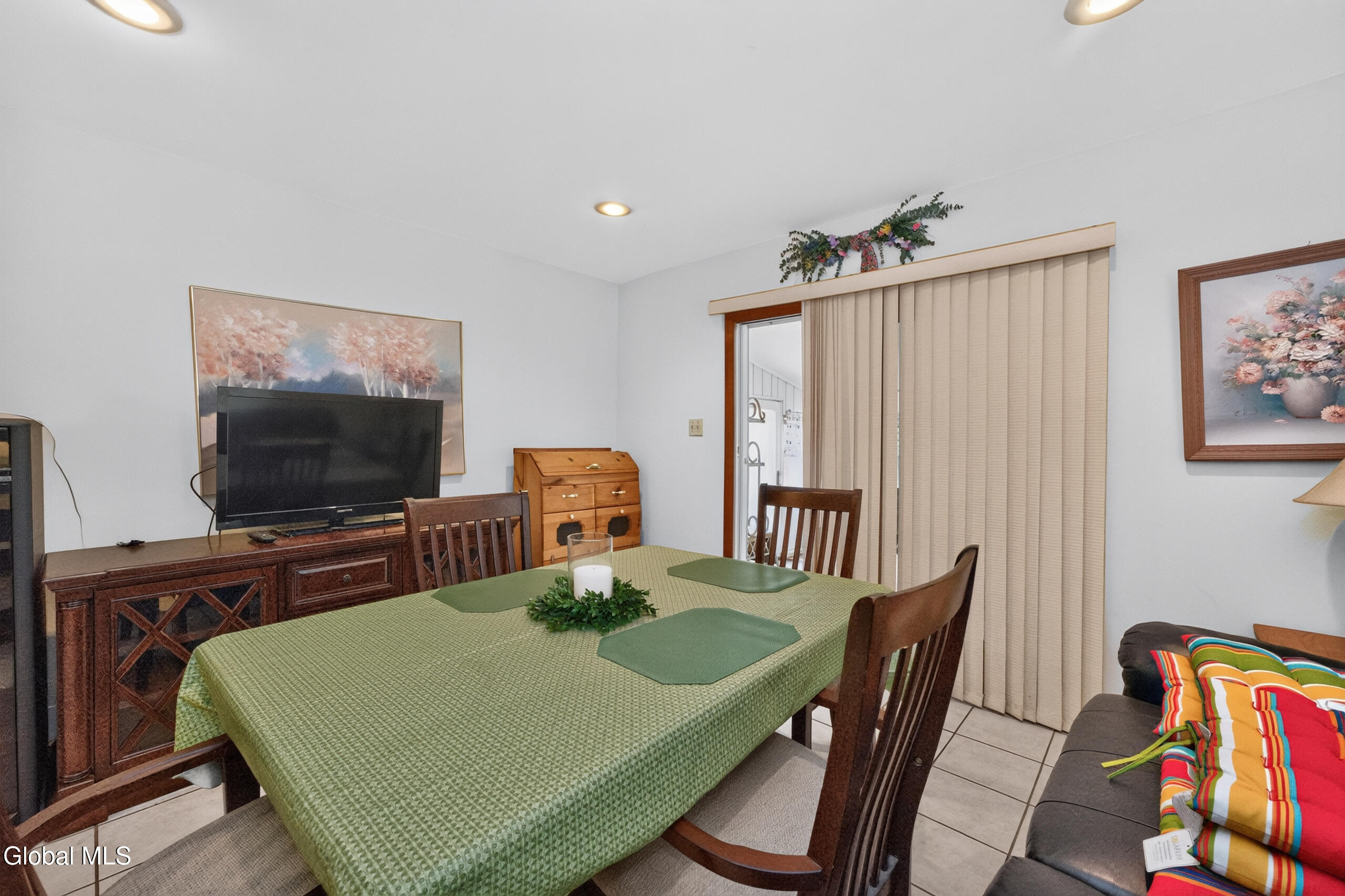 5 Crescent Lane Troy NY 12180